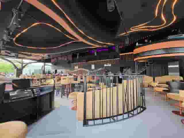 Bar & Lounge Area