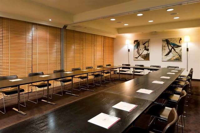 MoorHouse Exclusive Board Room