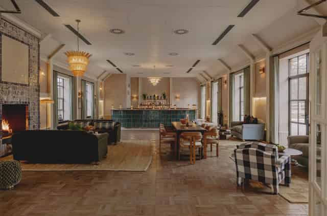 The Bar Lounge