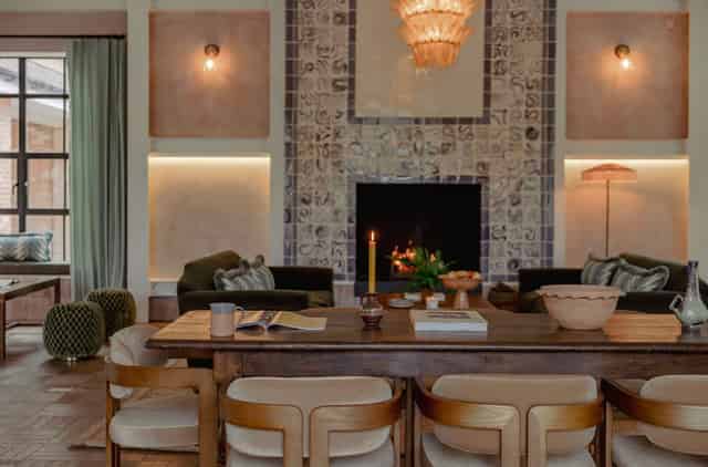 The Bar Lounge