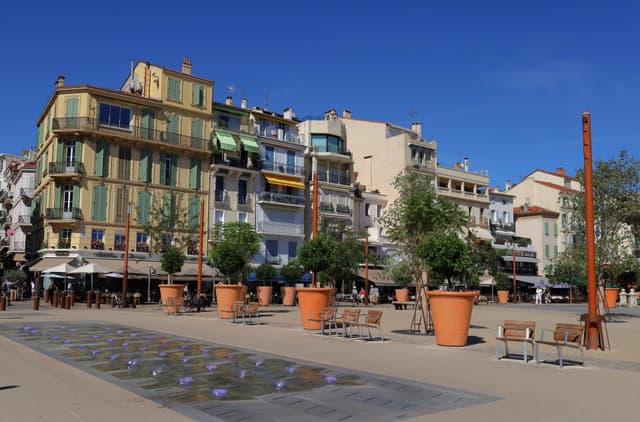 Esplanade Pantiero