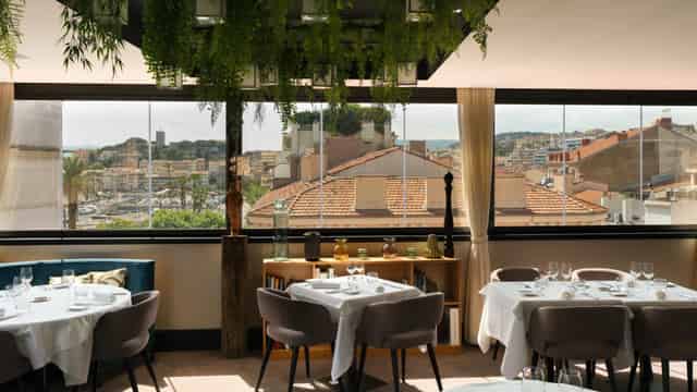 Main Restaurant & Lounge