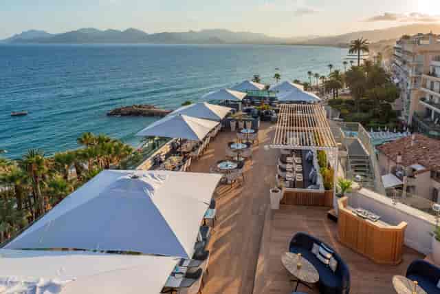 Canopy by Hilton Cannes rooftop retreat, coastal venue for corporate events and luxury receptions.