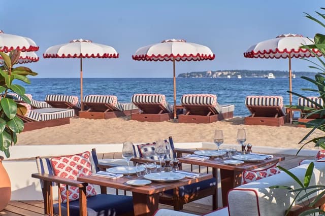 Mademoiselle Gray Plage Barrière