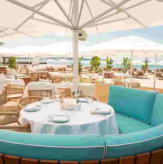 Pontoon Lounge
