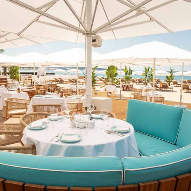 Pontoon Lounge