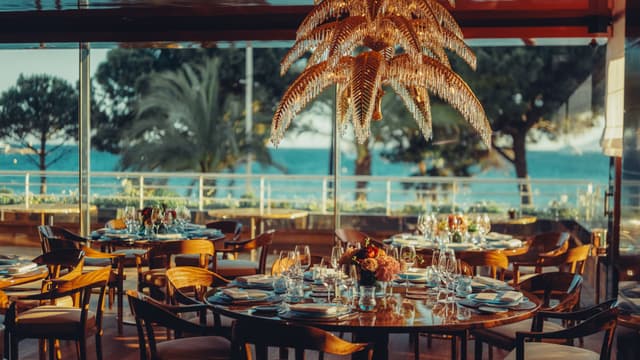Indoor dining room