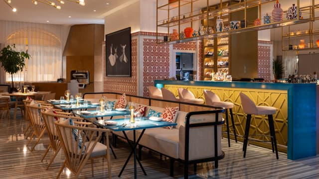 Indoor dining room
