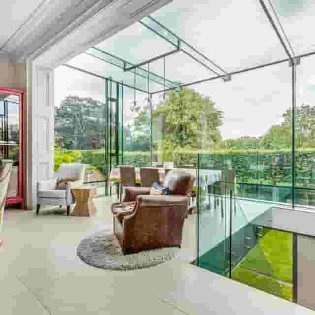 Modern 5-Bedroom Duplex Flat