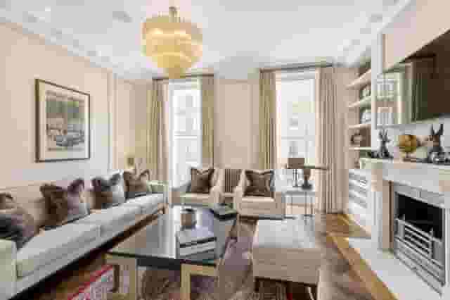 Modern 5-Bedroom Duplex Flat