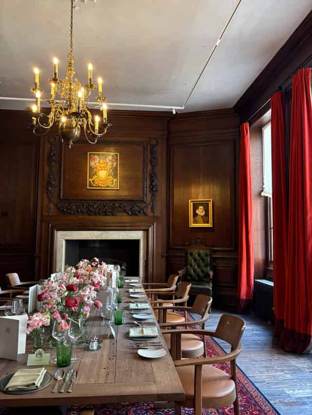 Committee Room