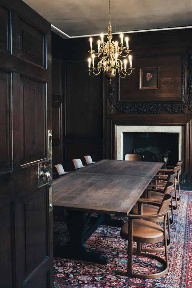 Committee Room