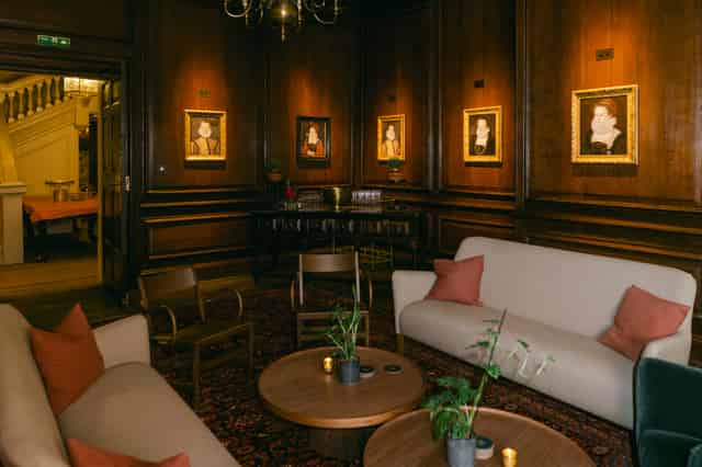 Committee Room