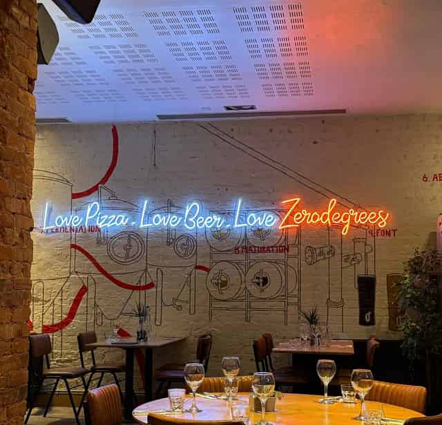 Restaurant & Bar