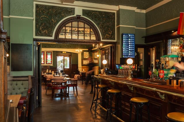 Great Northern Railway Tavern