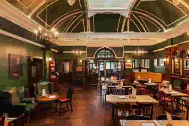 Great Northern Railway Tavern