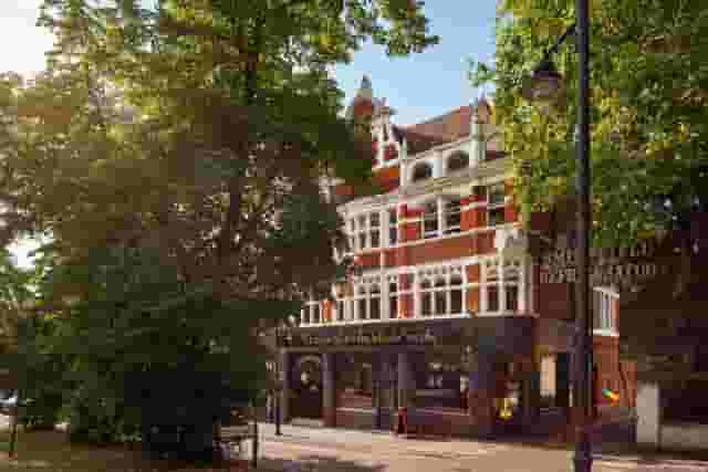 Great Northern Railway Tavern