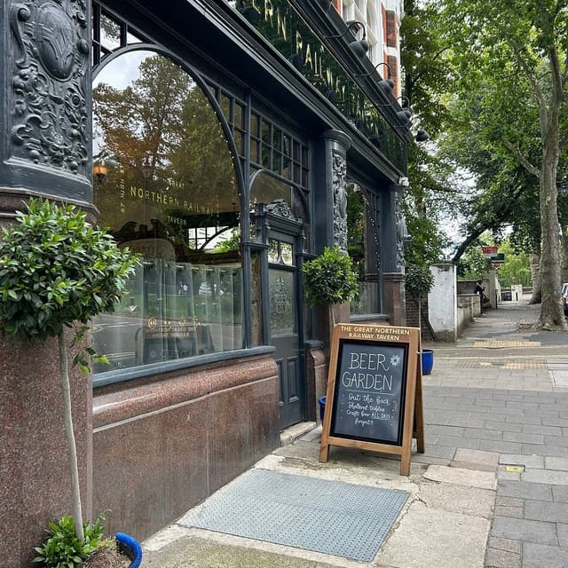 Great Northern Railway Tavern