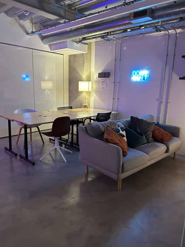 Whiteboard Room