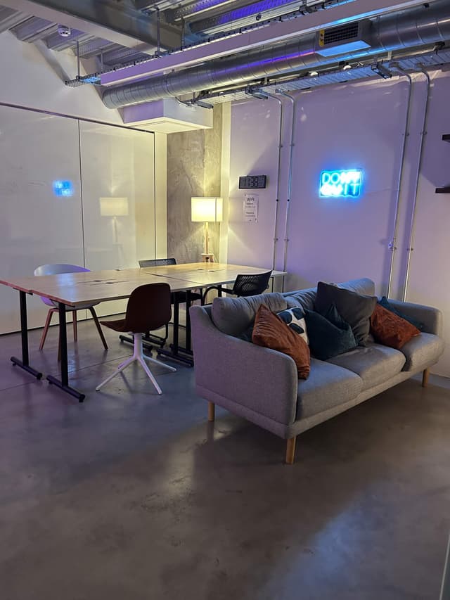 Whiteboard Room