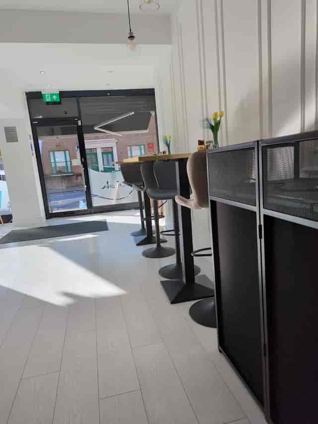 KKS Cafe Bar Grill - image 2