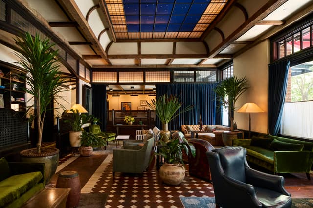 Greenwich Tavern
