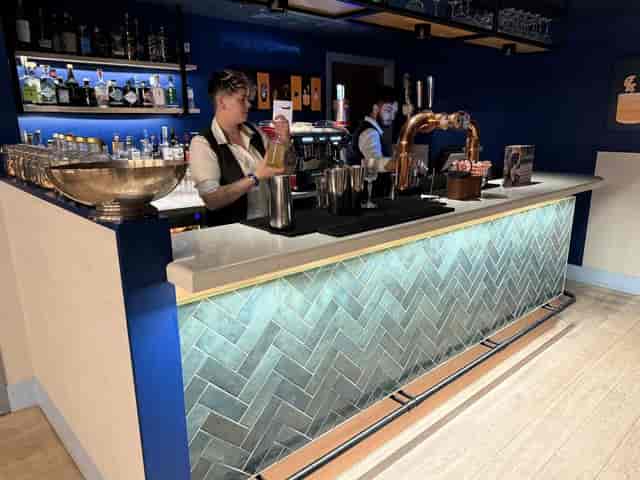Sip City Lounge - image 3