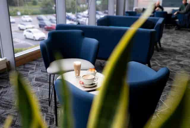 Bolton Whites Hotel - image 2