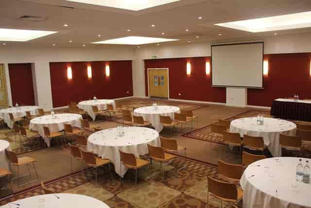 The Kassam Stadium - image 2