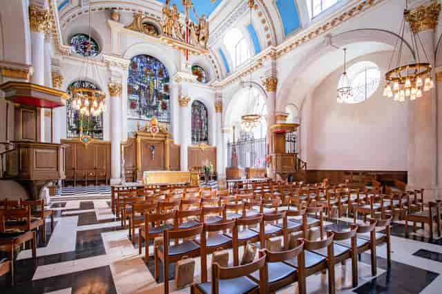 St Mary-le-Bow church interior with historic architecture for gala dinners and formal ceremonies.