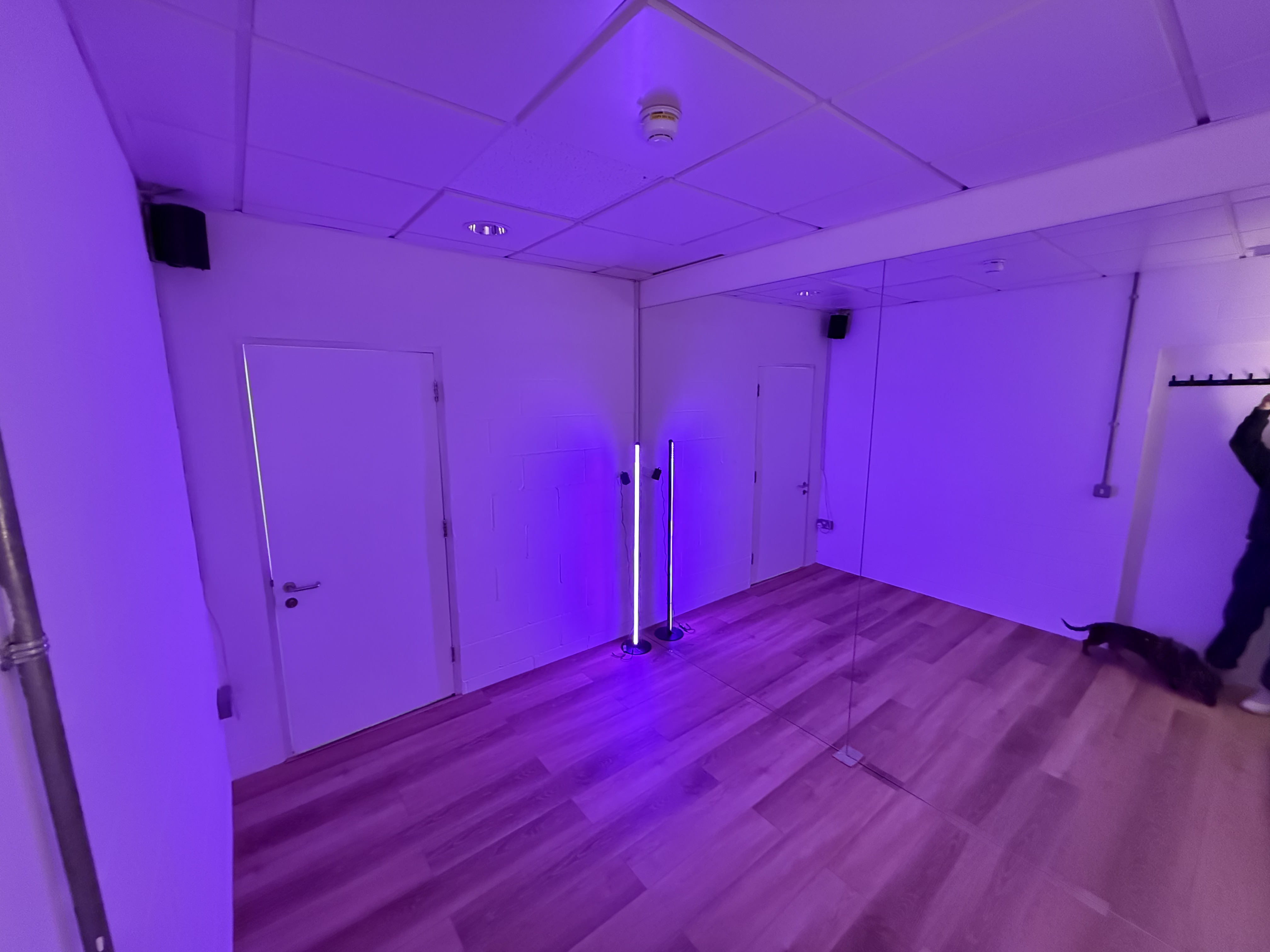 UNIT 3 studios - image 1