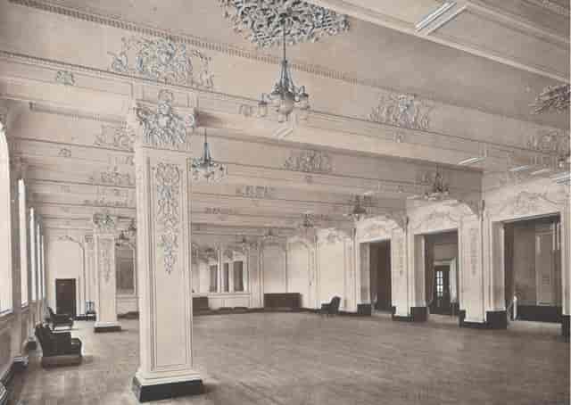 Caird Hall - image 2
