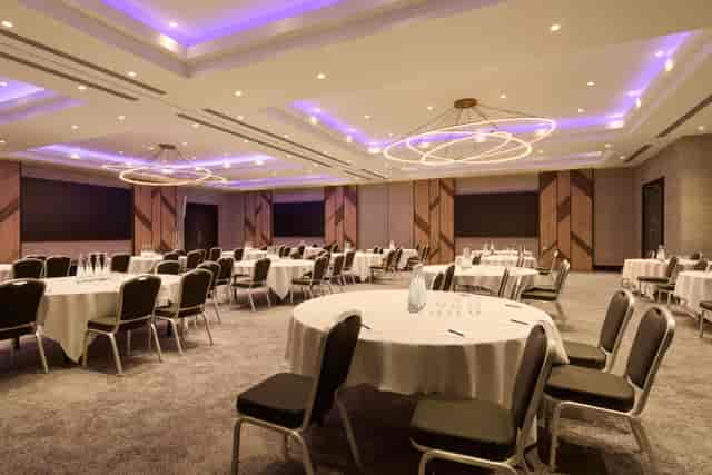 Holiday Inn Bloomsbury - image 2