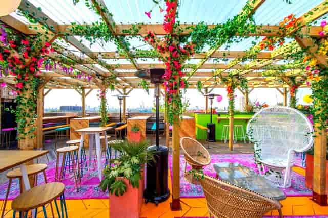 Bussey Rooftop Bar - image 3