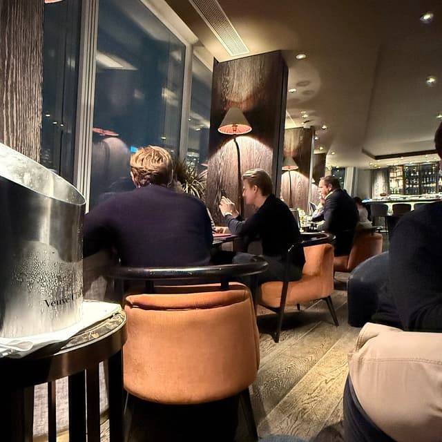 GŎNG Bar