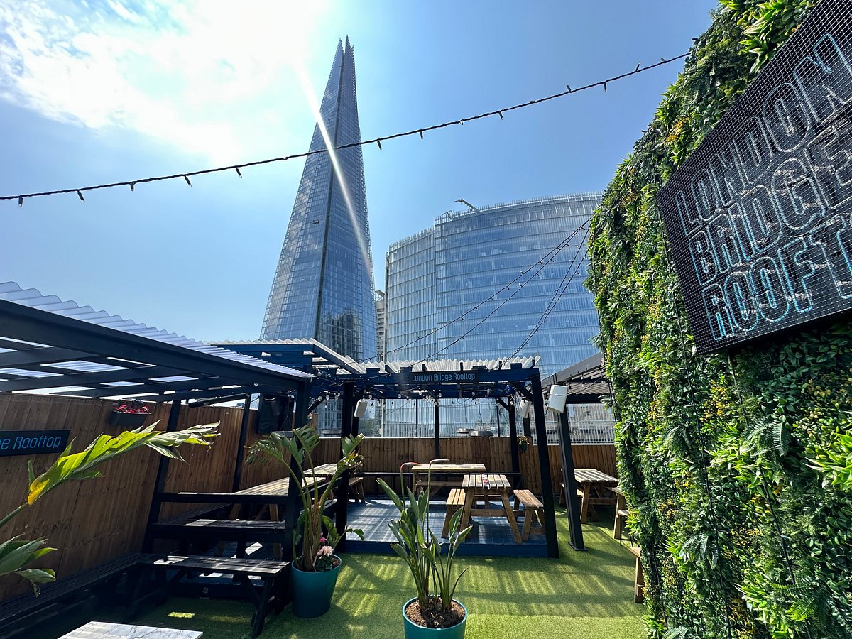 London Bridge Hotel - image 1