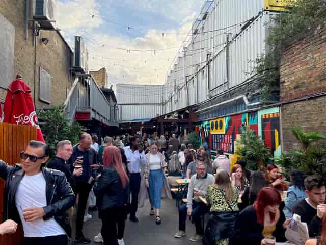 Camden Courtyard - image 2