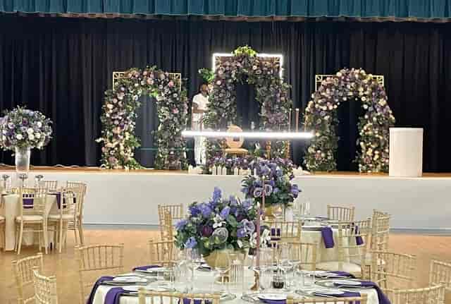 Allum Manor Hall - image 3