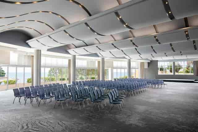 Le Méridien Beach Plaza - image 2