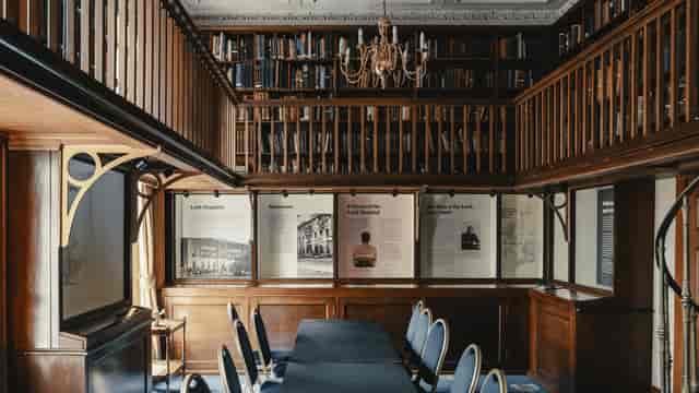 1599 at the Royal College - image 3