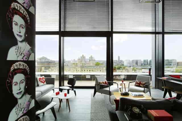 CitizenM Tower of London Hotel - image 2