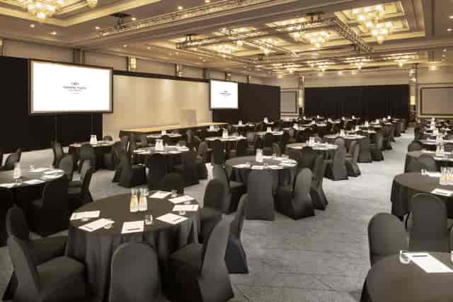 Crowne Plaza Glasgow - image 2