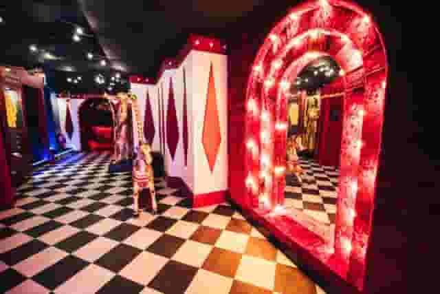 Cirque le Soir
