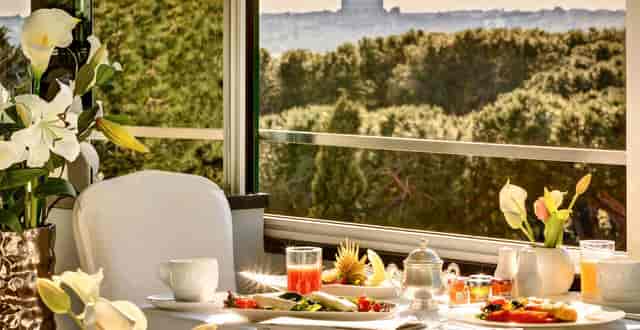 Hotel Splendide Royal Roma - image 2
