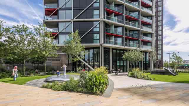 Riverlight Piazza - image 3