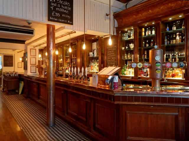Main Pub & Restaurant