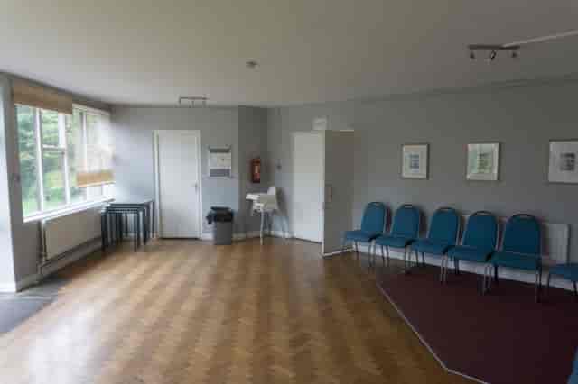 St Luke's West Kilburn - image 3