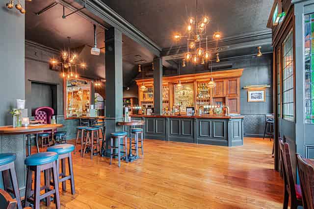 Lounge Bar