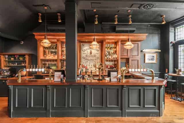 Lounge Bar