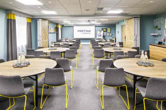 Novotel London City South - image 2